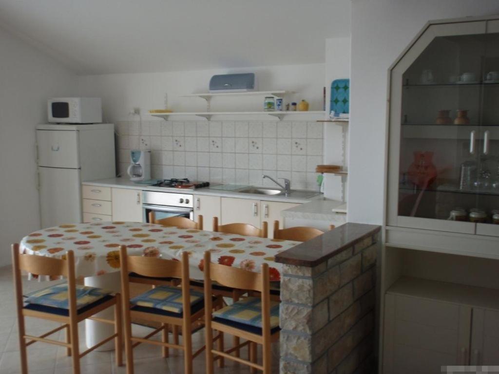 Apartment In Kukljica With Sea View, Terrace, Air Conditioning, Wi-Fi Exterior photo